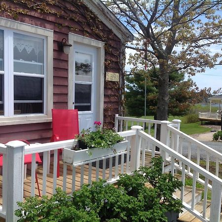 Bayview Pines Country Inn B&B Mahone Bay Exteriör bild