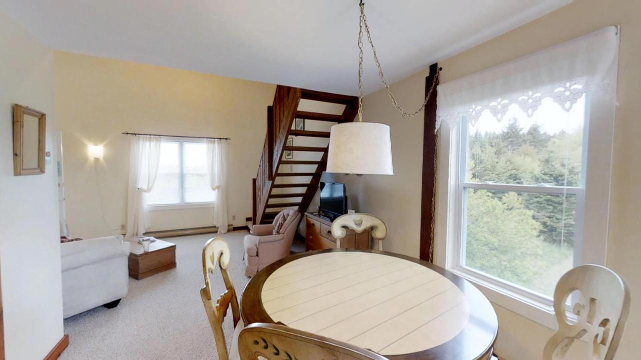 Bayview Pines Country Inn B&B Mahone Bay Exteriör bild
