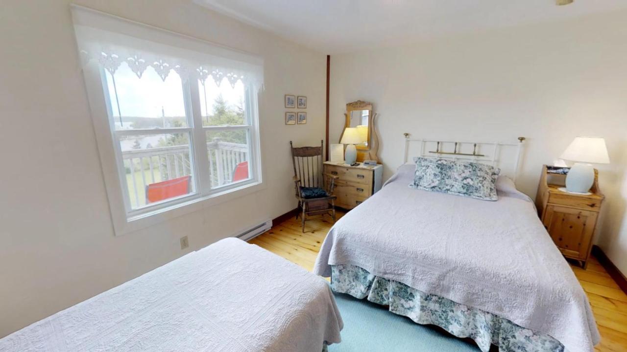 Bayview Pines Country Inn B&B Mahone Bay Exteriör bild