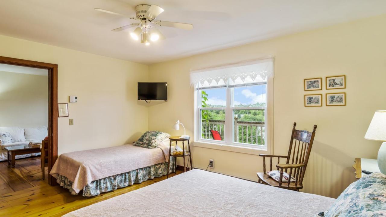 Bayview Pines Country Inn B&B Mahone Bay Exteriör bild
