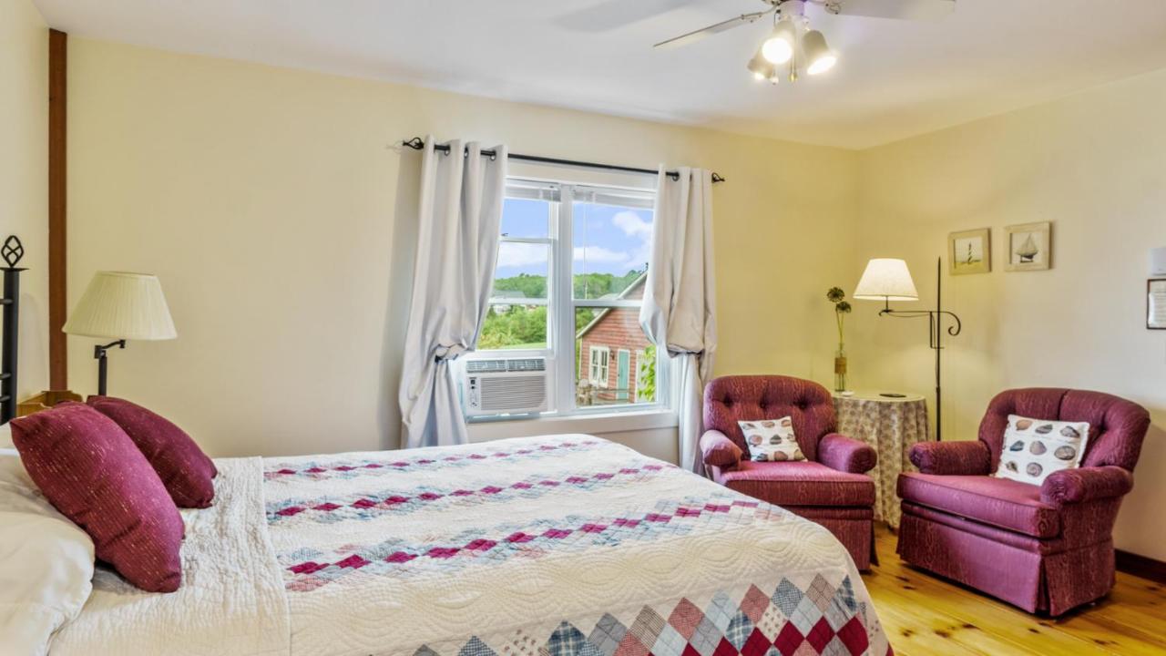 Bayview Pines Country Inn B&B Mahone Bay Exteriör bild