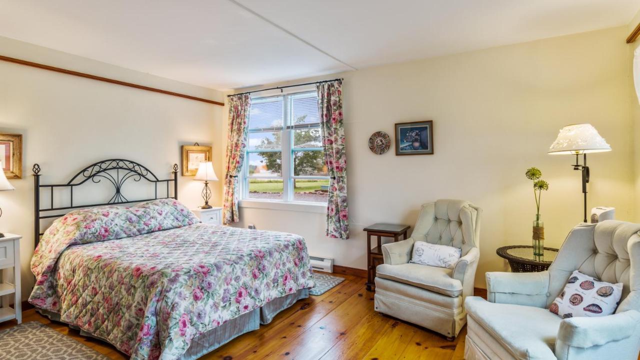 Bayview Pines Country Inn B&B Mahone Bay Exteriör bild