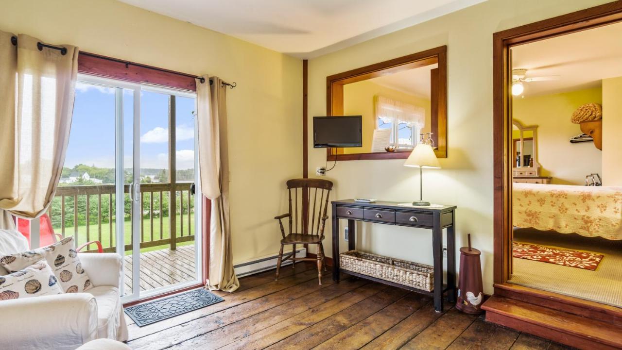 Bayview Pines Country Inn B&B Mahone Bay Exteriör bild