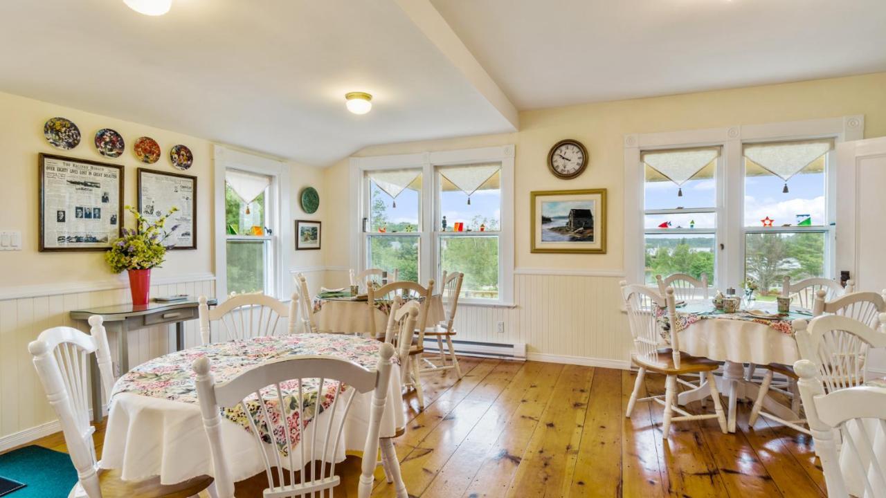 Bayview Pines Country Inn B&B Mahone Bay Exteriör bild