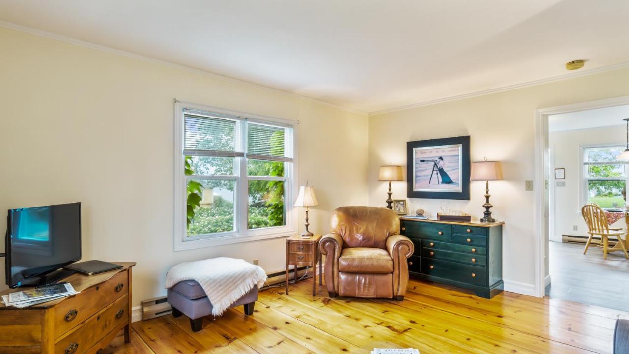 Bayview Pines Country Inn B&B Mahone Bay Exteriör bild