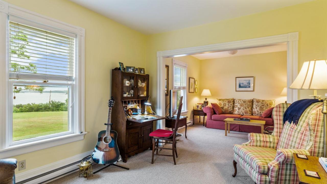 Bayview Pines Country Inn B&B Mahone Bay Exteriör bild