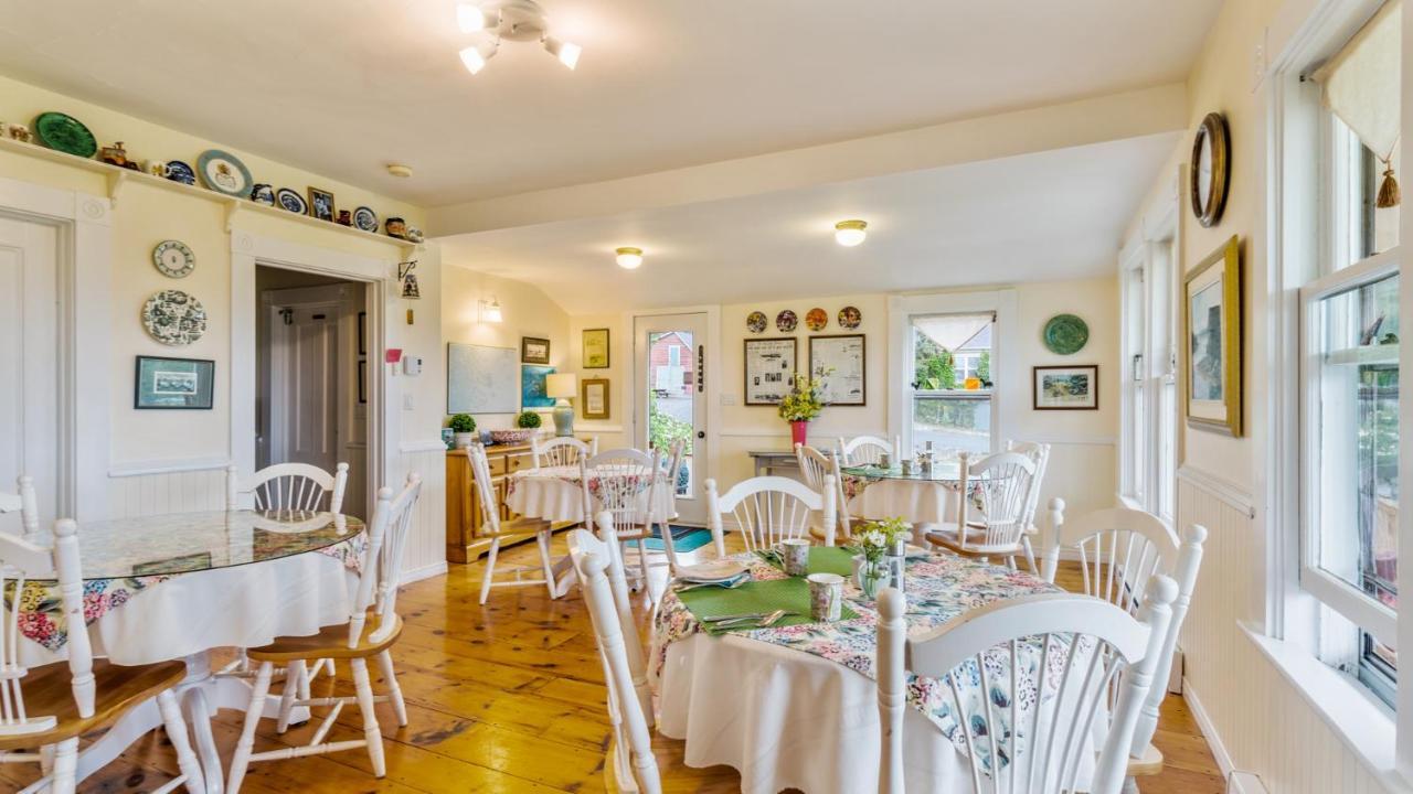 Bayview Pines Country Inn B&B Mahone Bay Exteriör bild