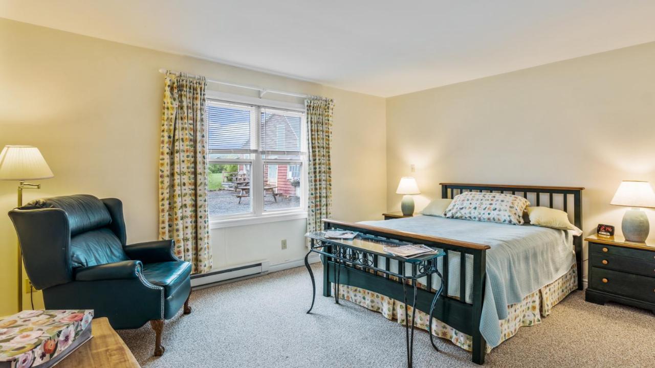Bayview Pines Country Inn B&B Mahone Bay Exteriör bild