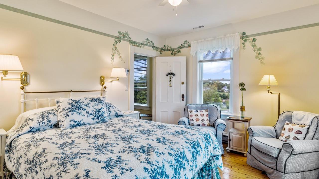 Bayview Pines Country Inn B&B Mahone Bay Exteriör bild