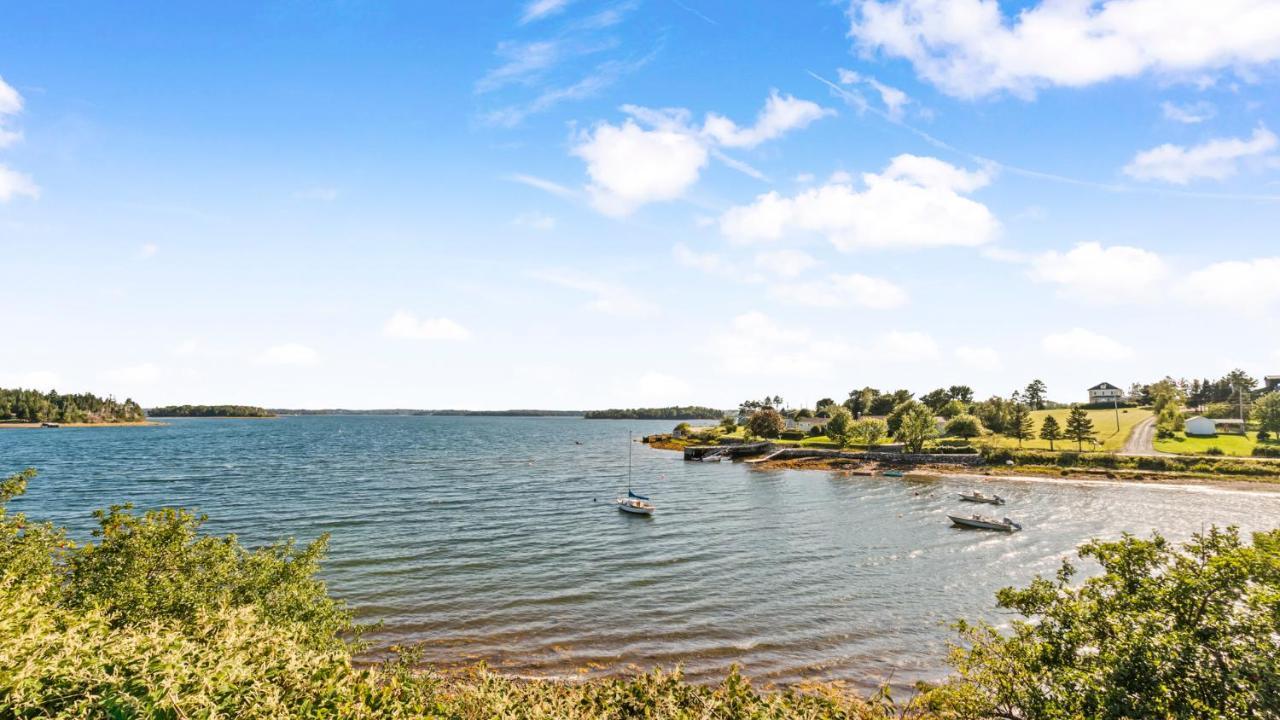 Bayview Pines Country Inn B&B Mahone Bay Exteriör bild