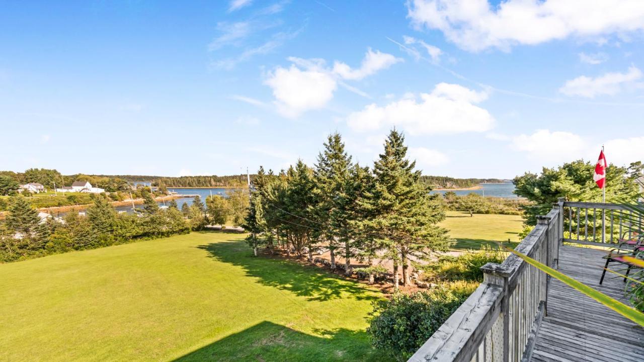 Bayview Pines Country Inn B&B Mahone Bay Exteriör bild