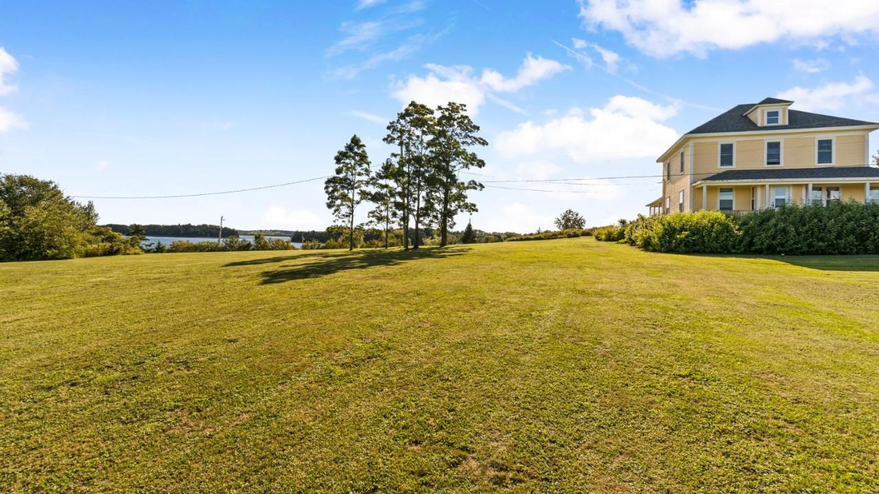 Bayview Pines Country Inn B&B Mahone Bay Exteriör bild