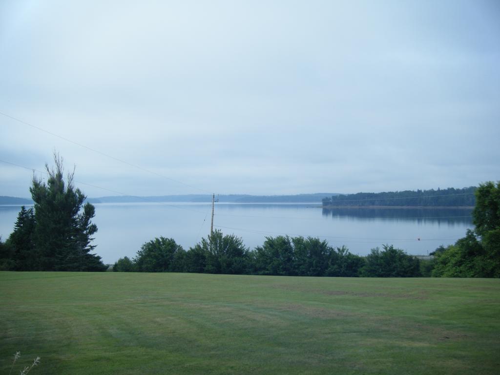 Bayview Pines Country Inn B&B Mahone Bay Exteriör bild